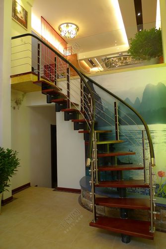  装饰装修 室内设计 家装效果图 >别墅室内楼梯简约创意装修效果